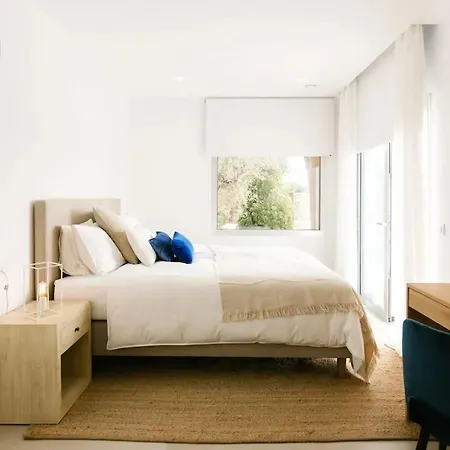 Villa Spacious In With Private Pool *